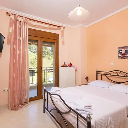 The Emerald Garden Maisonette * Siviri