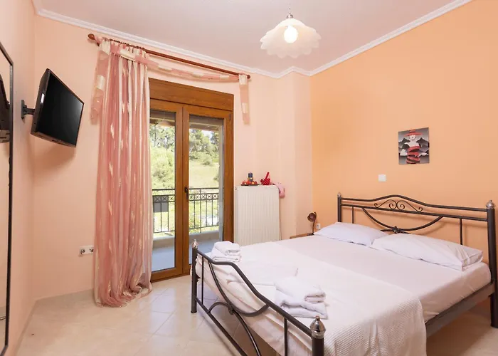 The Emerald Garden Maisonette * Siviri
