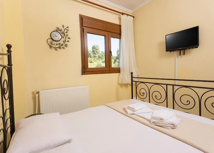 The Emerald Garden Maisonette Holiday home Siviri