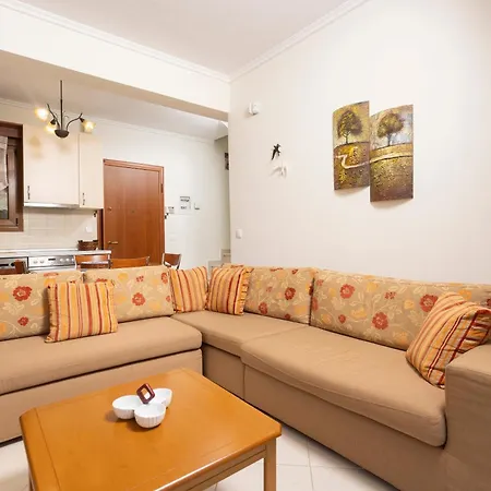 בית נופש The Emerald Garden Maisonette