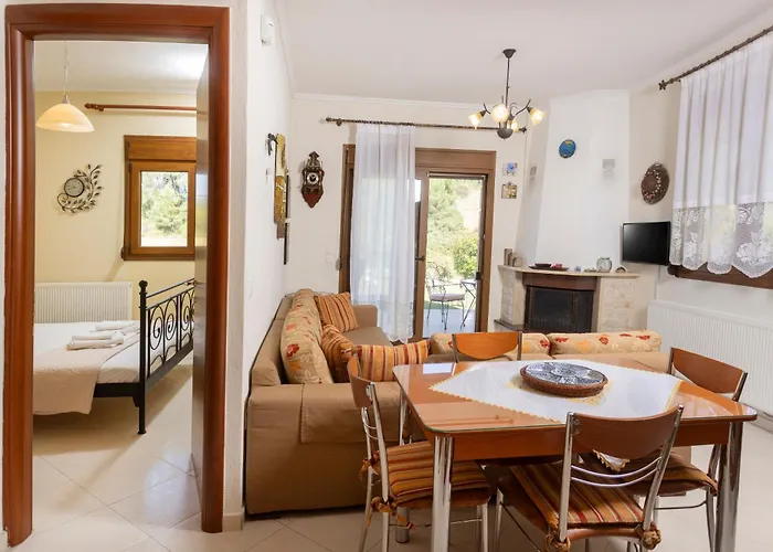 The Emerald Garden Maisonette * 시비리